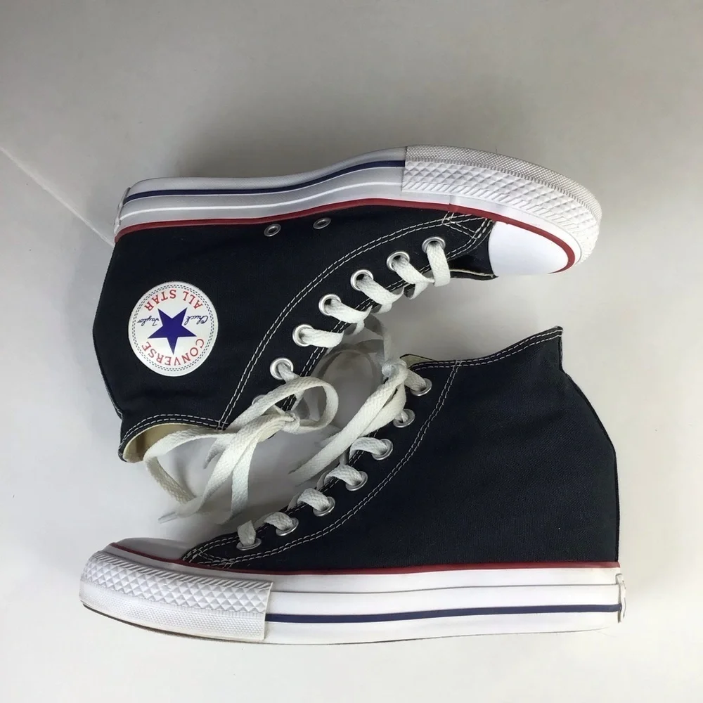 Converse Chuck Taylor Wedge Lux Mid in Black Size 8.